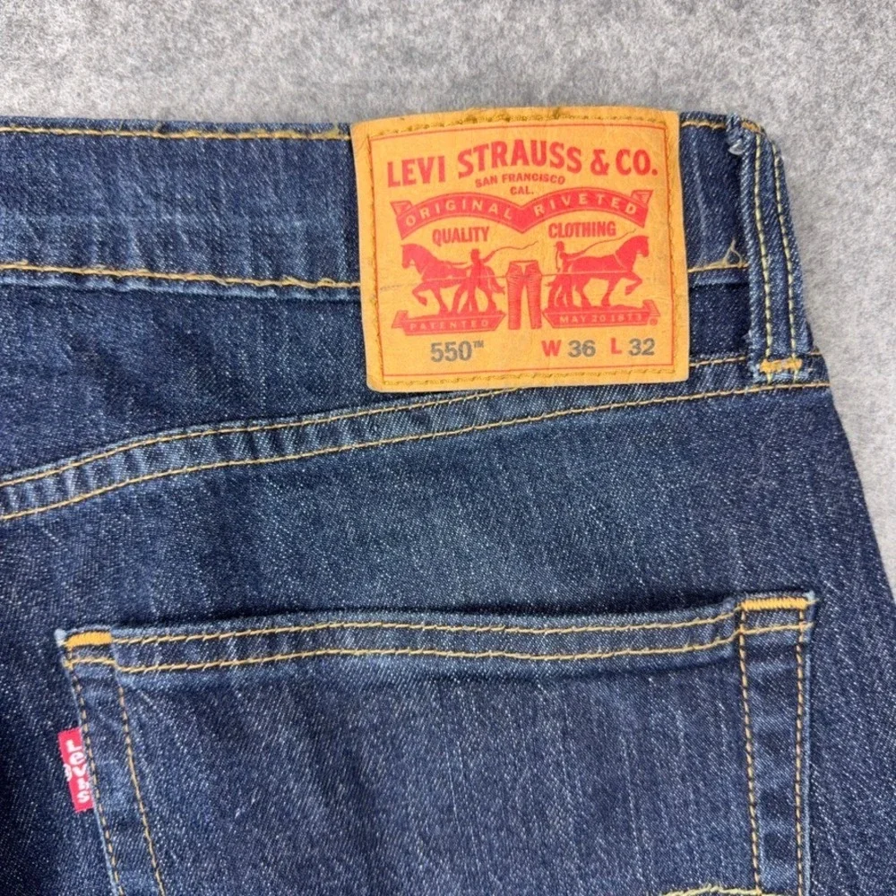 Levi's Jeans Mens 36x32 Blue 550 Relaxed Fit Tapered Leg Dark Wash‎ Denim Pants
